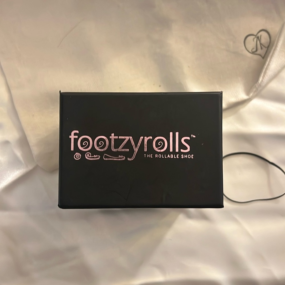 Pink pair of footzy rolls